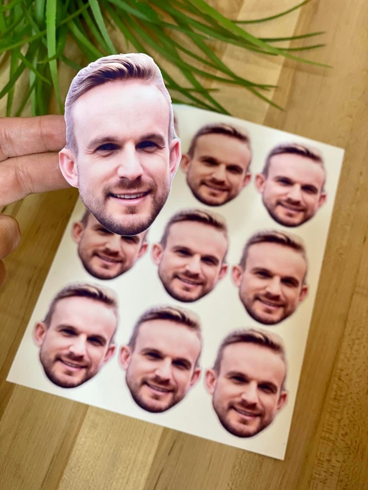 Custom Face sticker, photo cutout – view 2